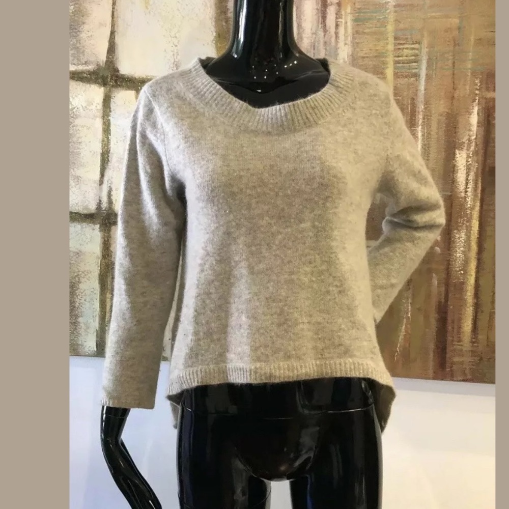 7115 By Szeki Hi Lo Hole Back Detail Sweater Large